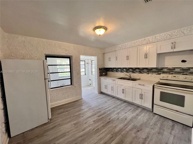 1801 NW 88th St 0, Miami, FL 33147