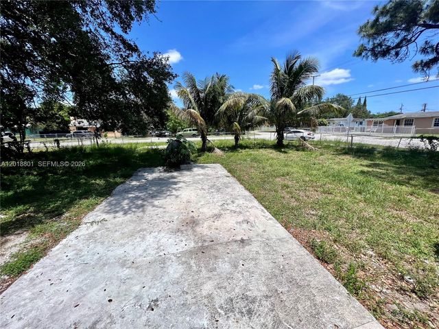 1801 NW 88th St 0, Miami, FL 33147
