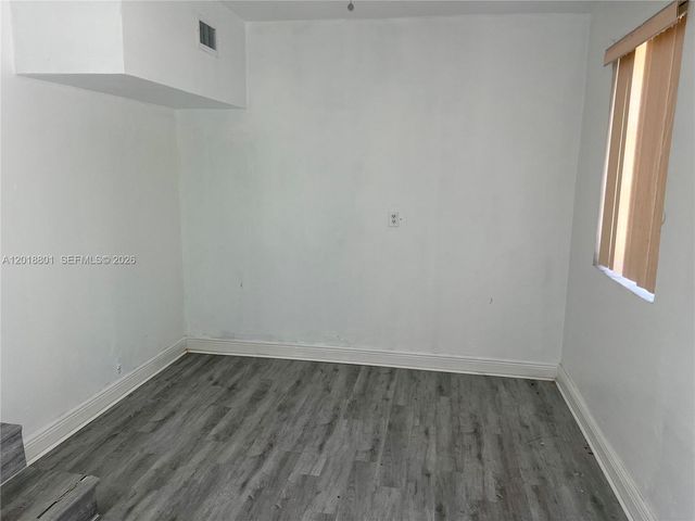 1801 NW 88th St 0, Miami, FL 33147