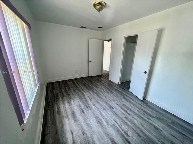 1801 NW 88th St 0, Miami, FL 33147
