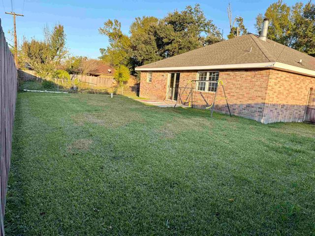 215 Melanie Ln, Gray, LA 70359