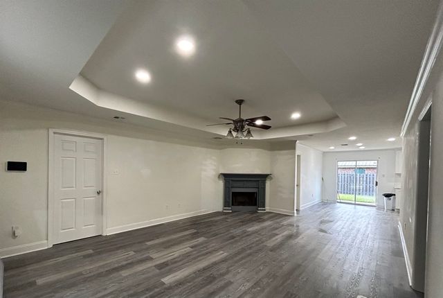 215 Melanie Ln, Gray, LA 70359