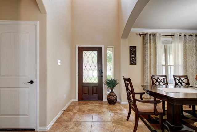 2004 Autumn Run LN, Round Rock, TX 78665