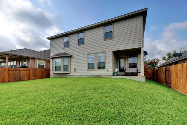 2004 Autumn Run LN, Round Rock, TX 78665