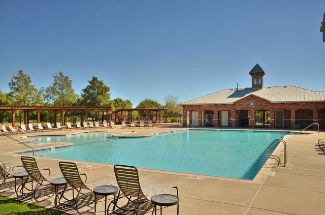 2004 Autumn Run LN, Round Rock, TX 78665