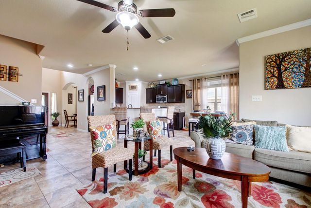 2004 Autumn Run LN, Round Rock, TX 78665