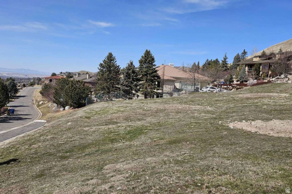 Image 3 of property listing at 1632 E NEW BEDFORD DR, Salt Lake City, UT 84103