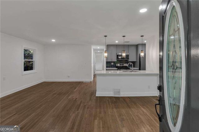 2484 Ortega Way, Atlanta, GA 30341
