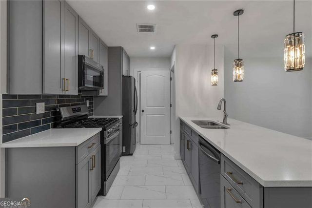 2484 Ortega Way, Atlanta, GA 30341