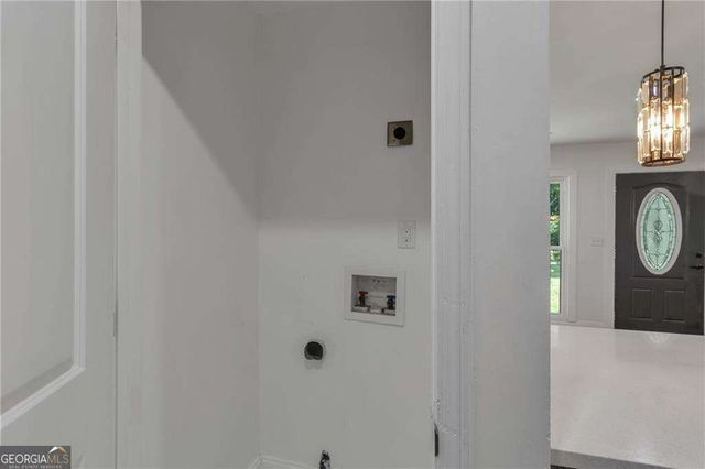 2484 Ortega Way, Atlanta, GA 30341