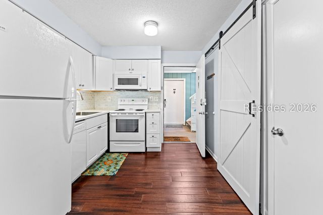 45 Folly Field Rd Apt 17F, Hilton Head Island, SC 29928