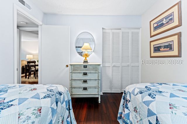 45 Folly Field Rd Apt 17F, Hilton Head Island, SC 29928