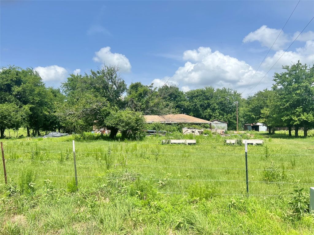 00 CR 1660, Mt Pleasant, TX 75455