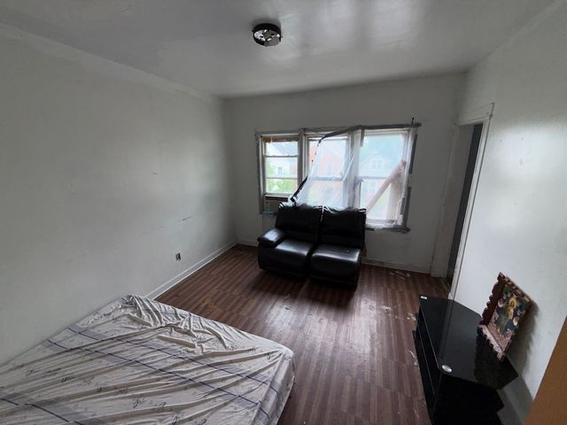 4815 S WINCHESTER Avenue, Chicago, IL 60609