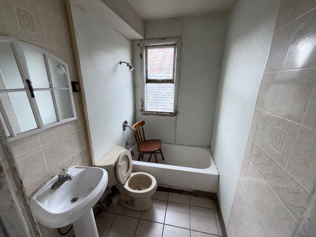4815 S WINCHESTER Avenue, Chicago, IL 60609
