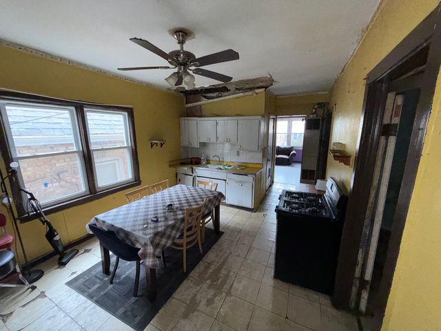 4815 S WINCHESTER Avenue, Chicago, IL 60609