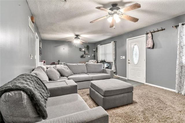 212 N 81st Terrace, Kansas City, KS 66112