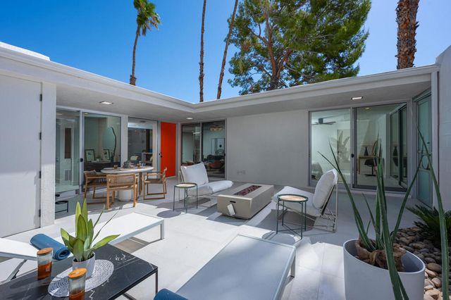 87 Westlake Circle, Palm Springs, CA 92264
