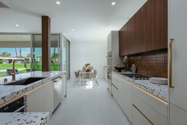 87 Westlake Circle, Palm Springs, CA 92264