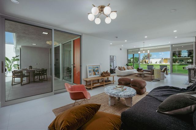 87 Westlake Circle, Palm Springs, CA 92264