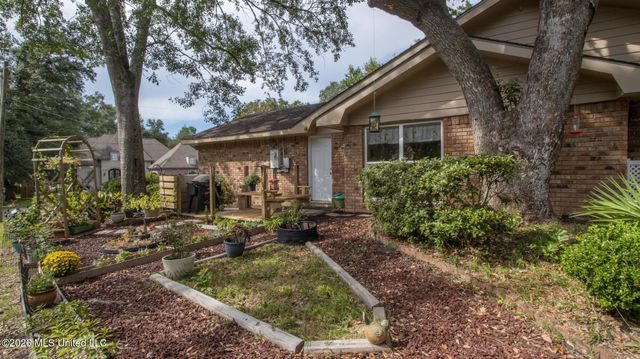 7739 Manini Way, Diamondhead, MS 39525