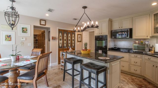 7739 Manini Way, Diamondhead, MS 39525