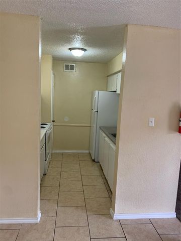 10110 Westview Drive 2904, Houston, TX 77043