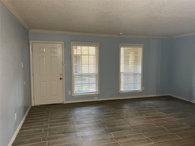 10110 Westview Drive 2904, Houston, TX 77043