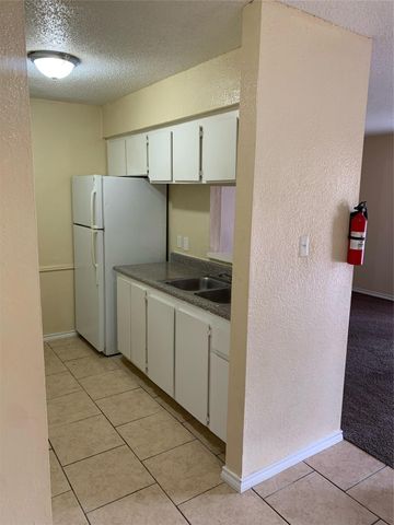 10110 Westview Drive 2904, Houston, TX 77043