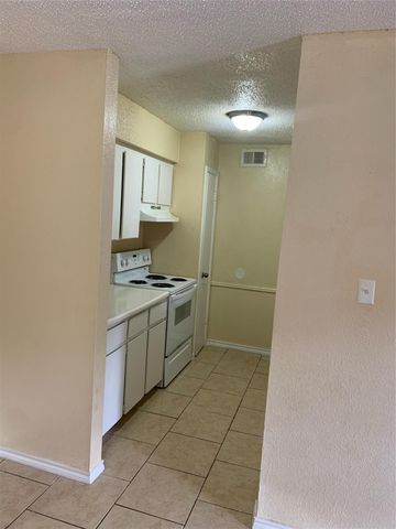 10110 Westview Drive 2904, Houston, TX 77043