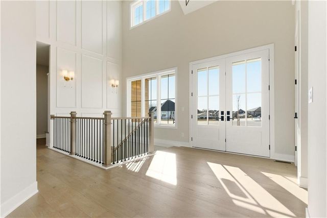 1817 NE Lashbrook Circle, Lee's Summit, MO 64086