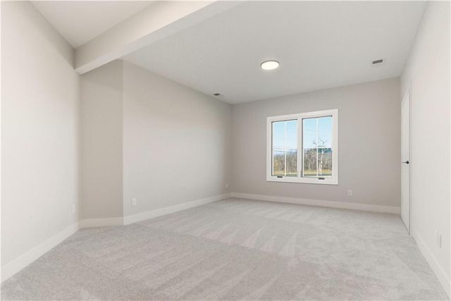 1817 NE Lashbrook Circle, Lee's Summit, MO 64086