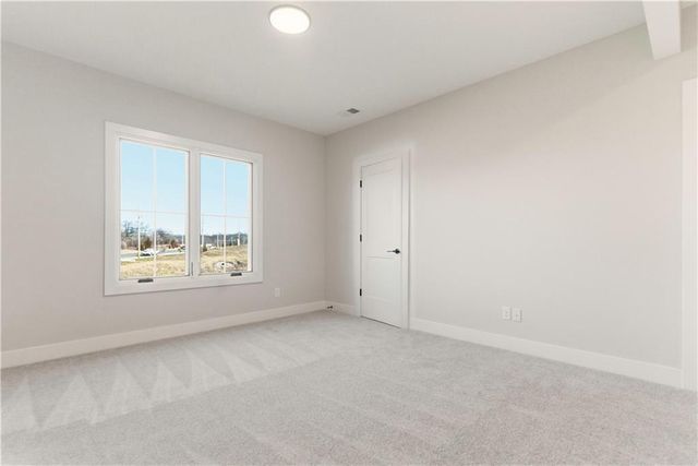 1817 NE Lashbrook Circle, Lee's Summit, MO 64086