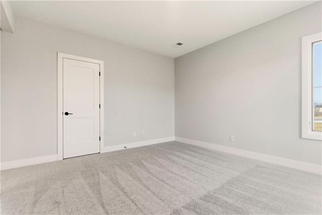 1817 NE Lashbrook Circle, Lee's Summit, MO 64086