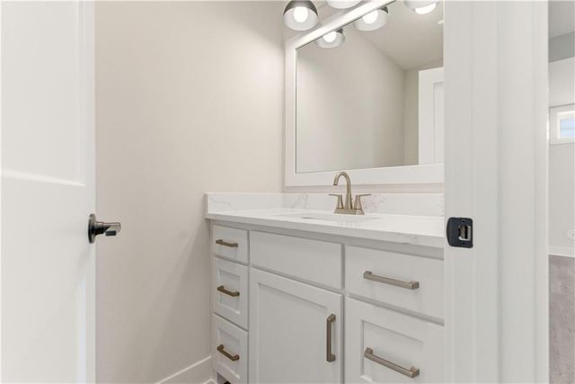 1817 NE Lashbrook Circle, Lee's Summit, MO 64086