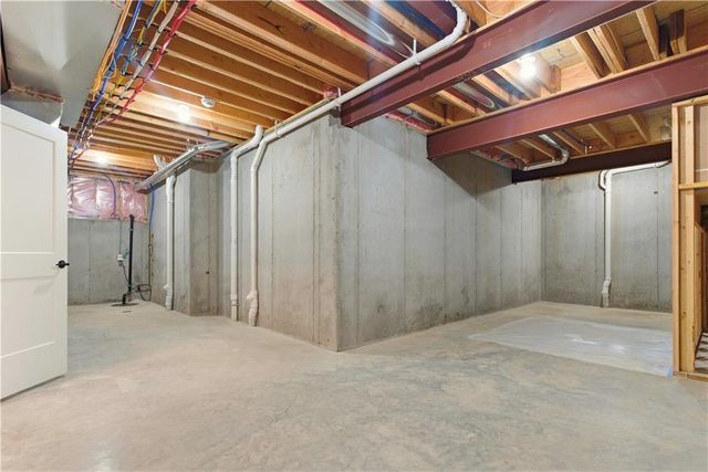 1817 NE Lashbrook Circle, Lee's Summit, MO 64086