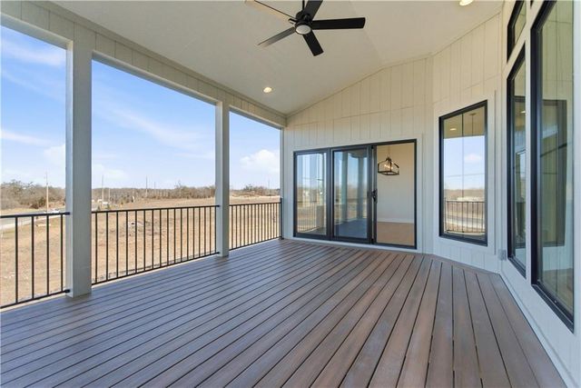 1817 NE Lashbrook Circle, Lee's Summit, MO 64086