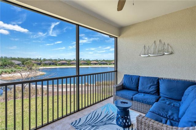 9403 Pocida CT 203, Naples, FL 34119