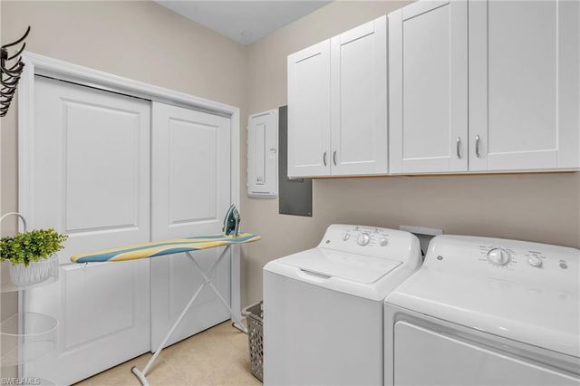 9403 Pocida CT 203, Naples, FL 34119