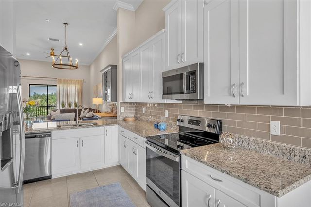 9403 Pocida CT 203, Naples, FL 34119