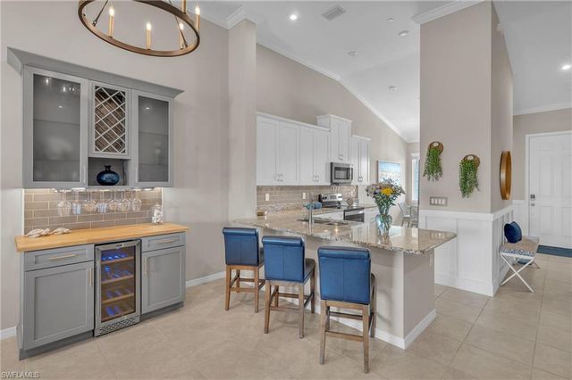 9403 Pocida CT 203, Naples, FL 34119