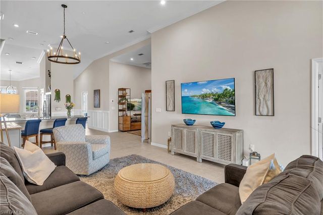 9403 Pocida CT 203, Naples, FL 34119