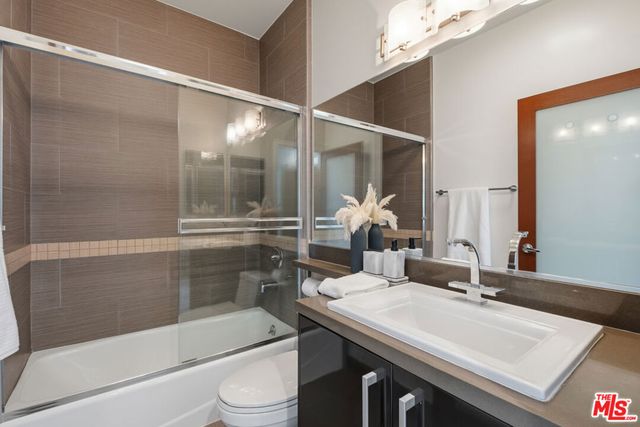 1744 Granville Avenue 105, Los Angeles, CA 90025