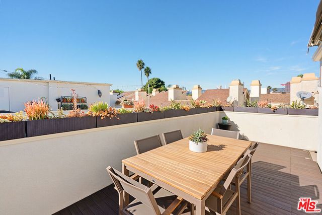 1744 Granville Avenue 105, Los Angeles, CA 90025