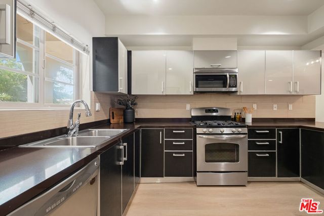 1744 Granville Avenue 105, Los Angeles, CA 90025
