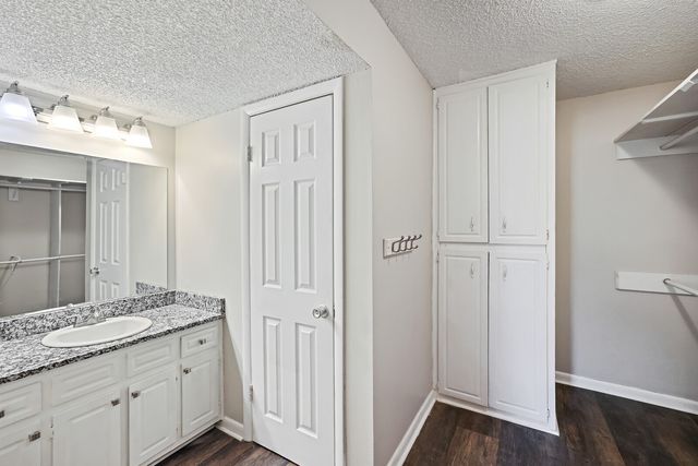 102 General Jackson Ln, Hermitage, TN 37076