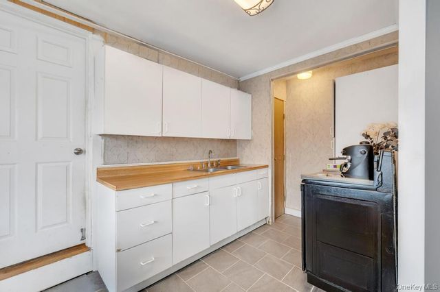 175 Shelby Avenue, Holbrook, NY 11741