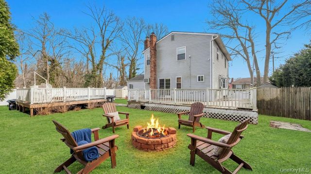 175 Shelby Avenue, Holbrook, NY 11741