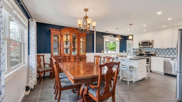 175 Shelby Avenue, Holbrook, NY 11741