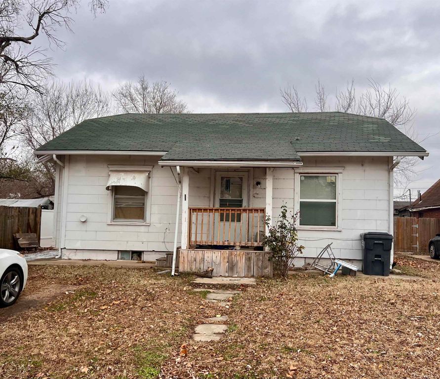 1306 S Santa Fe, Wichita, KS 67211